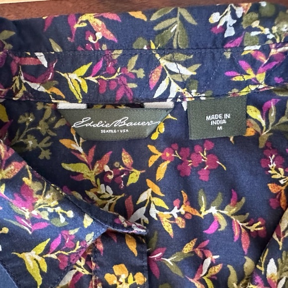 Eddie Bauer Navy Floral Button Up Shirt size Medium - Picture 3 of 3